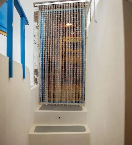 Traditional Cycladic * Emporio (Santorini)