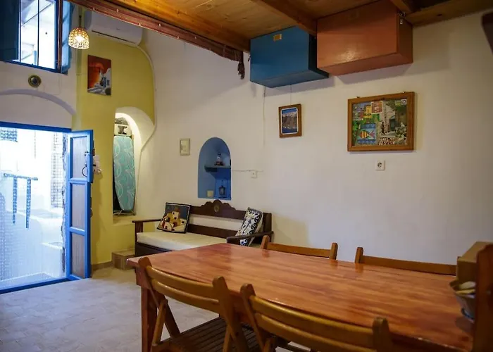 Feriehus Traditional Cycladic Emporio (Santorini)